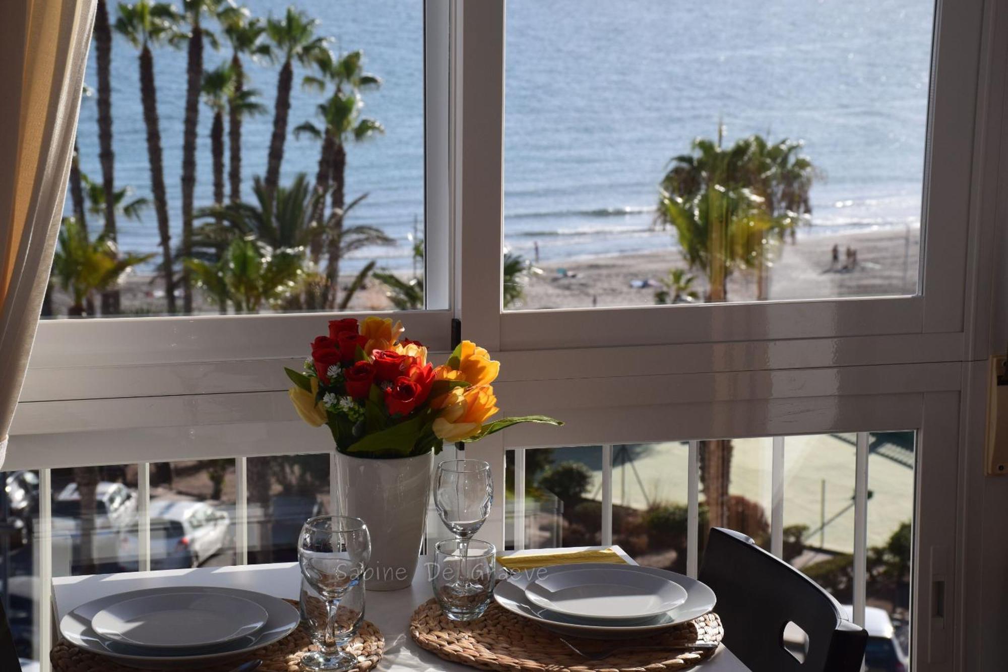 Love Nest By The Sea Wake Up With Ocean Views In Every Room Ruselo R408 ตอร์ร็อกซ์ ภายนอก รูปภาพ