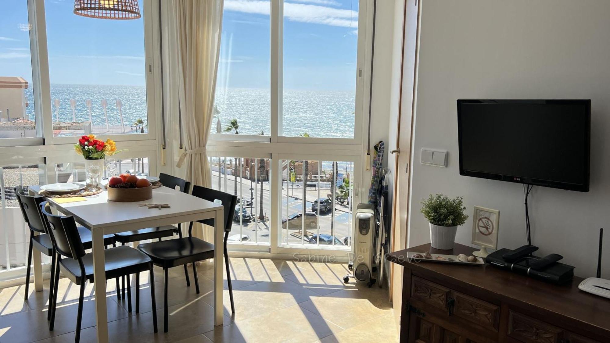 Love Nest By The Sea Wake Up With Ocean Views In Every Room Ruselo R408 ตอร์ร็อกซ์ ภายนอก รูปภาพ